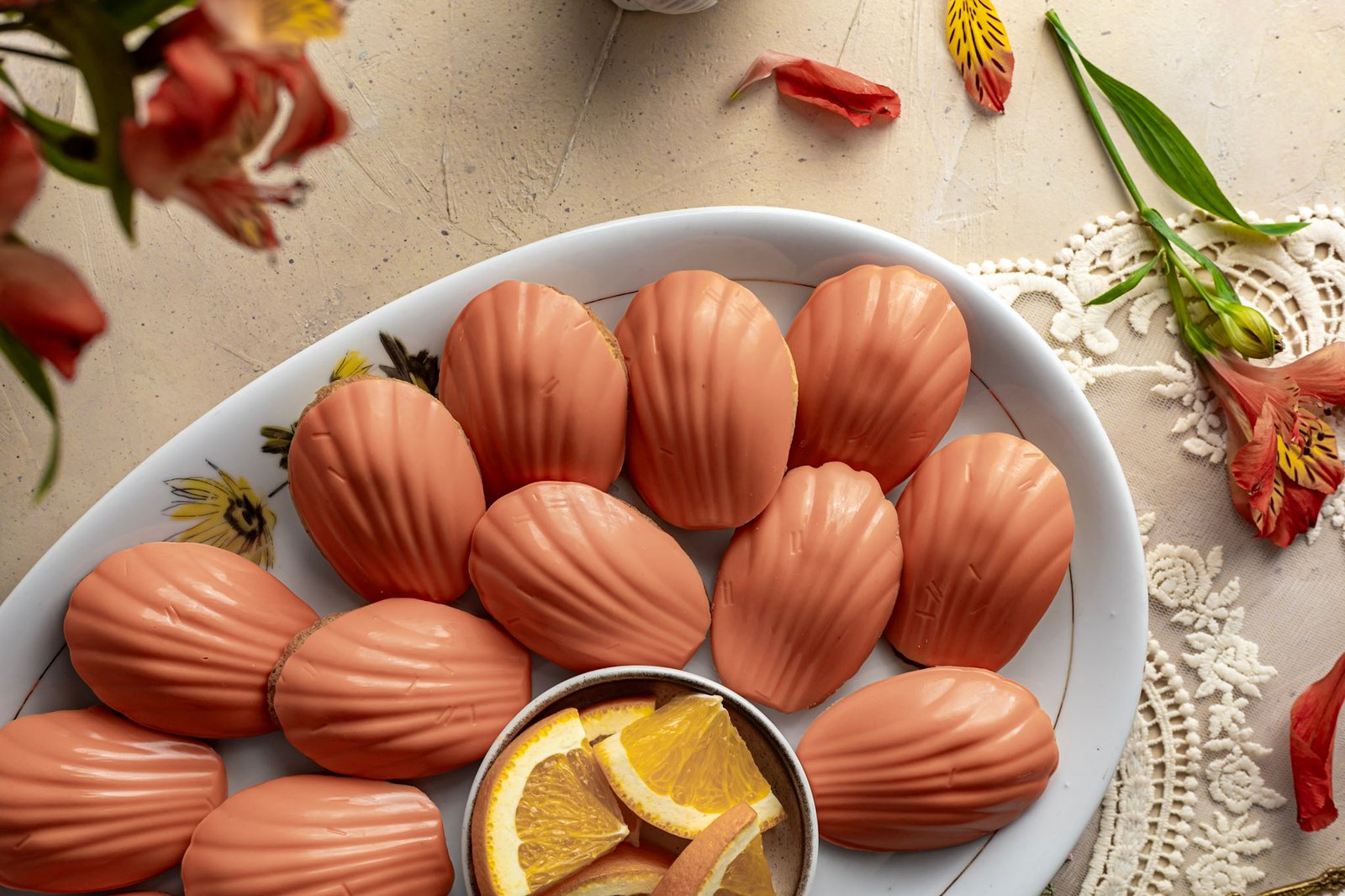 Madeleines de Laranja com Cobertura de Chocolate